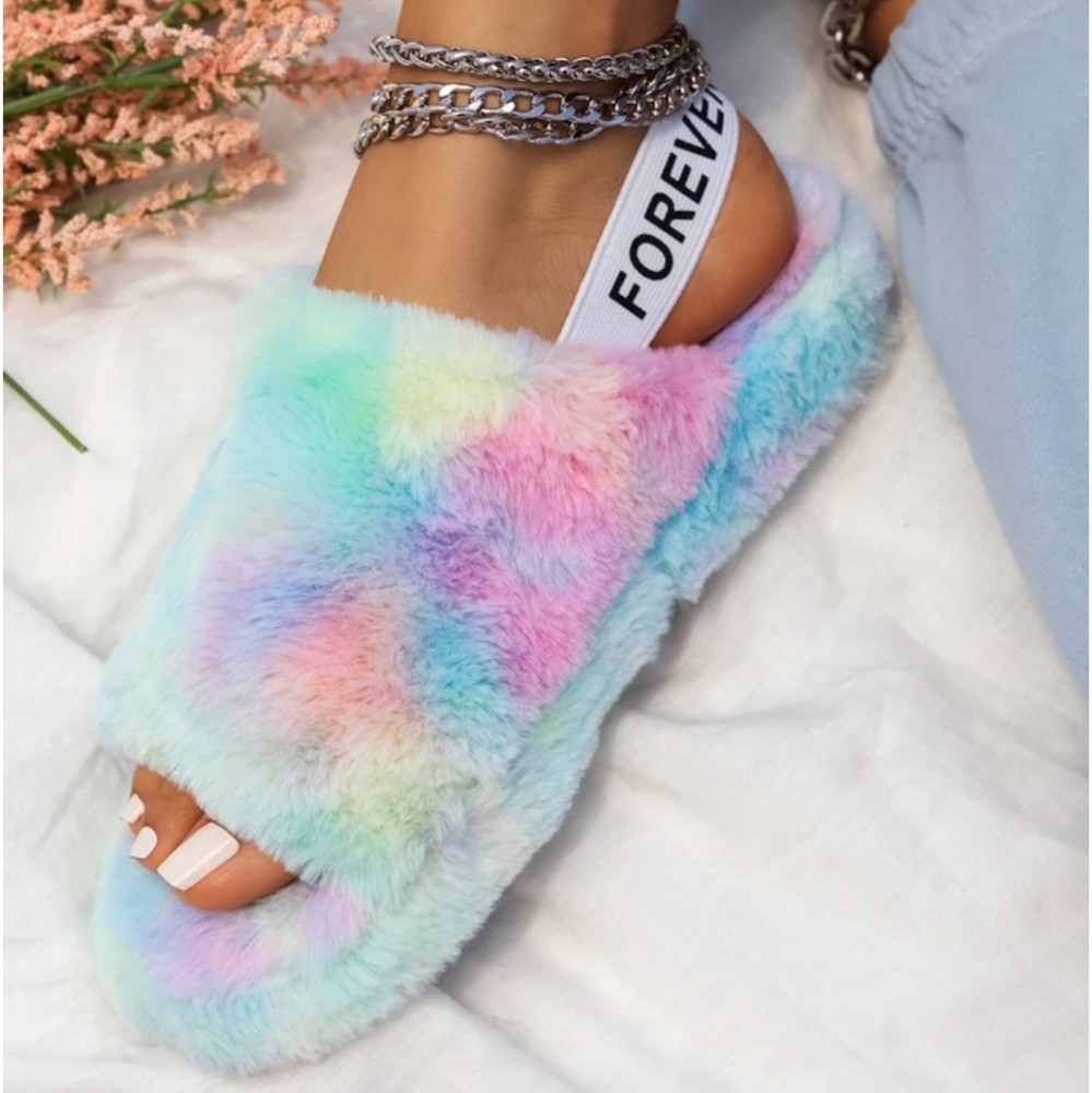 🚨END OF SUMMER SALE// tie dye Slippers - Picture 3 of 3